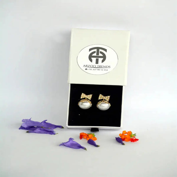 Elegant Pearl Drop Earrings – Gold & Crystal Design